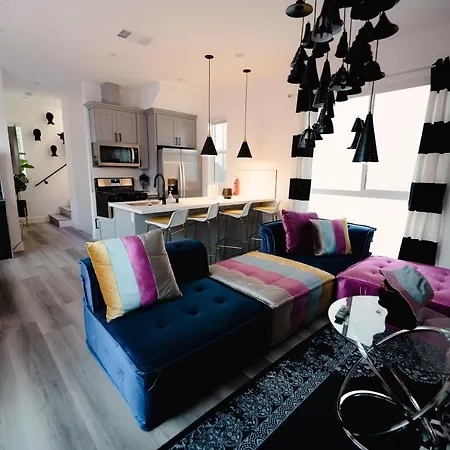 Hollywood Hideaway Art Deco Selfie Masterpiece!! Villa